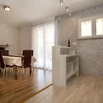 Apartments With A Parking Space Rovinj - 20535