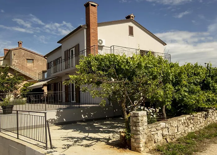Apartments With A Parking Space Rovinj - 20535