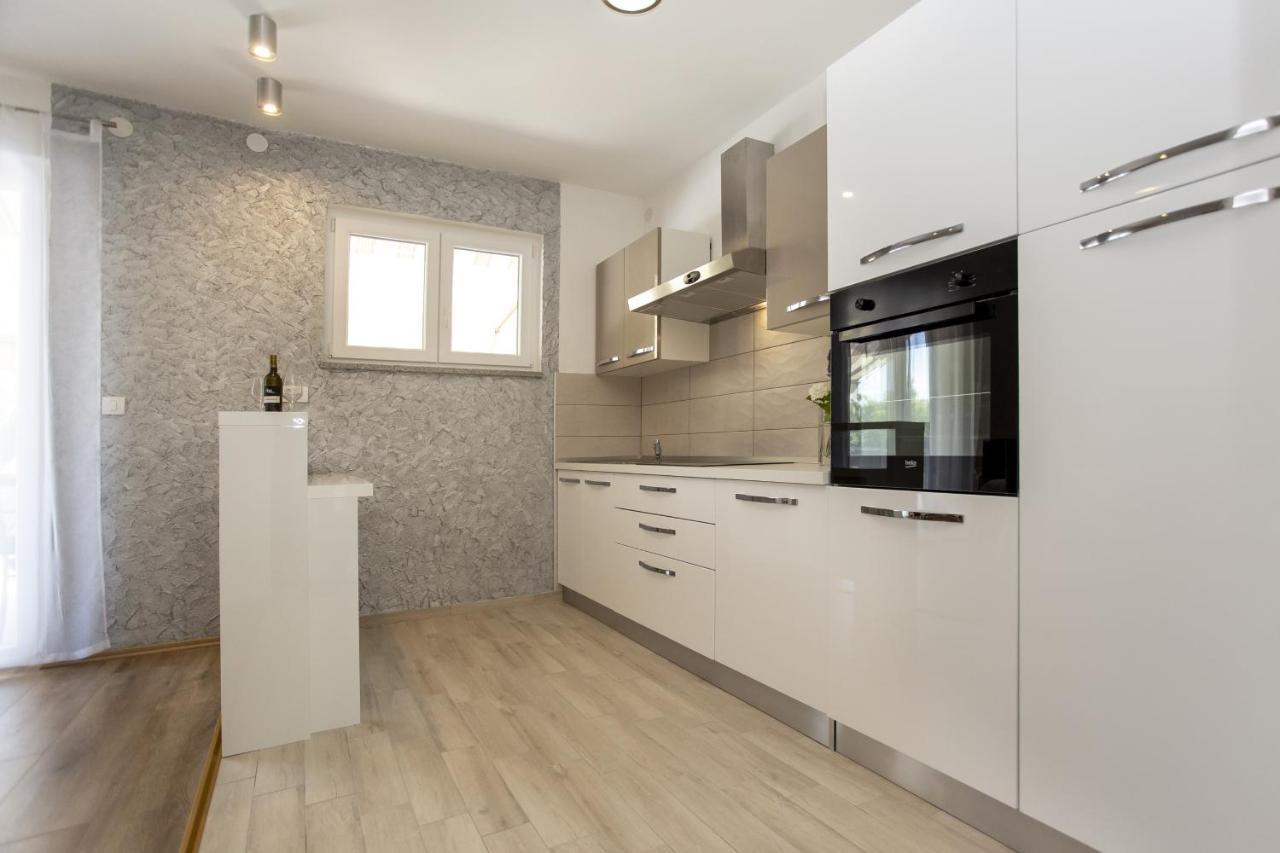 With A Parking Space - 20535 Rovinj